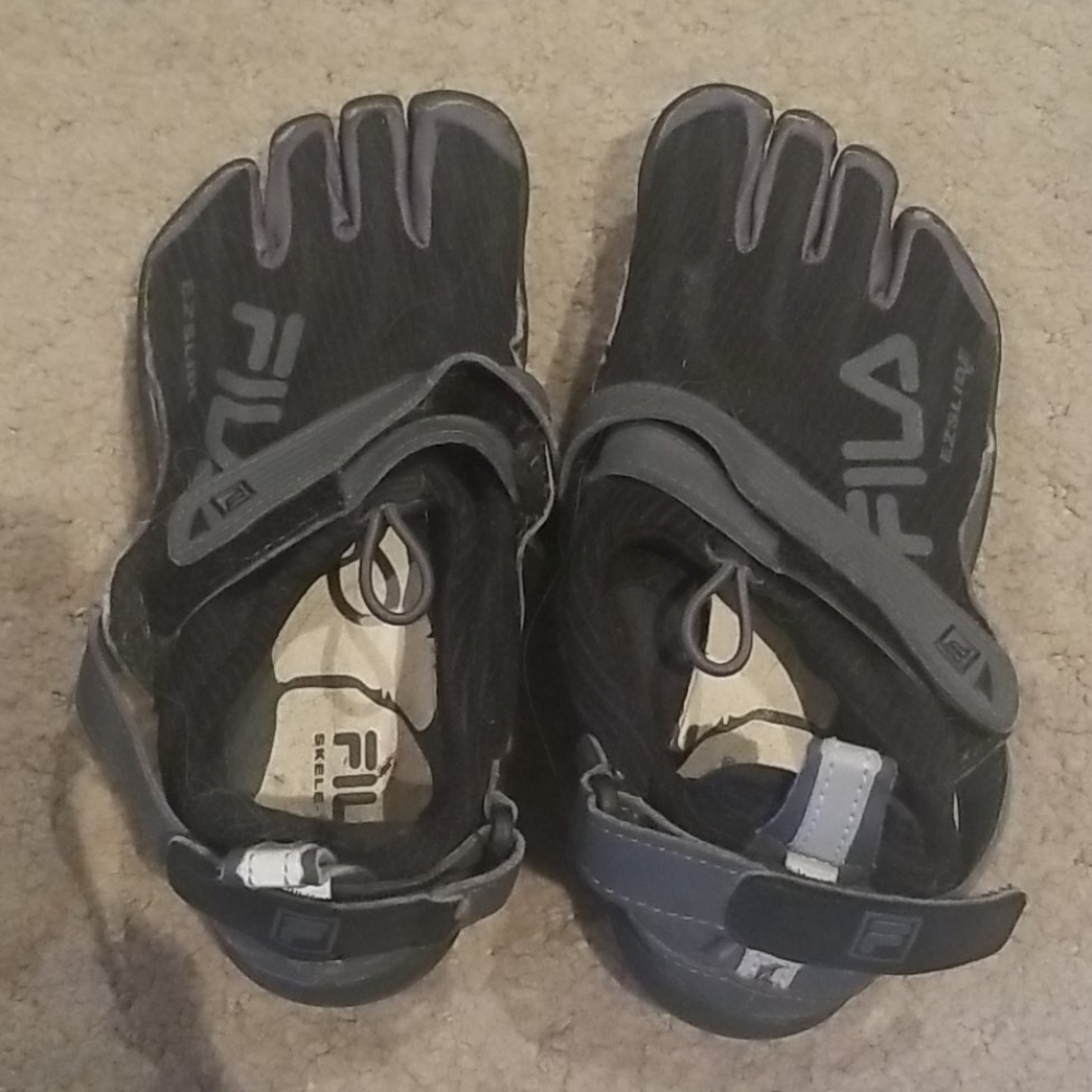 Fila Skeletoes boys size 4